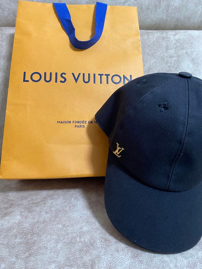 LOUIS VUITTON ブラックキャップ