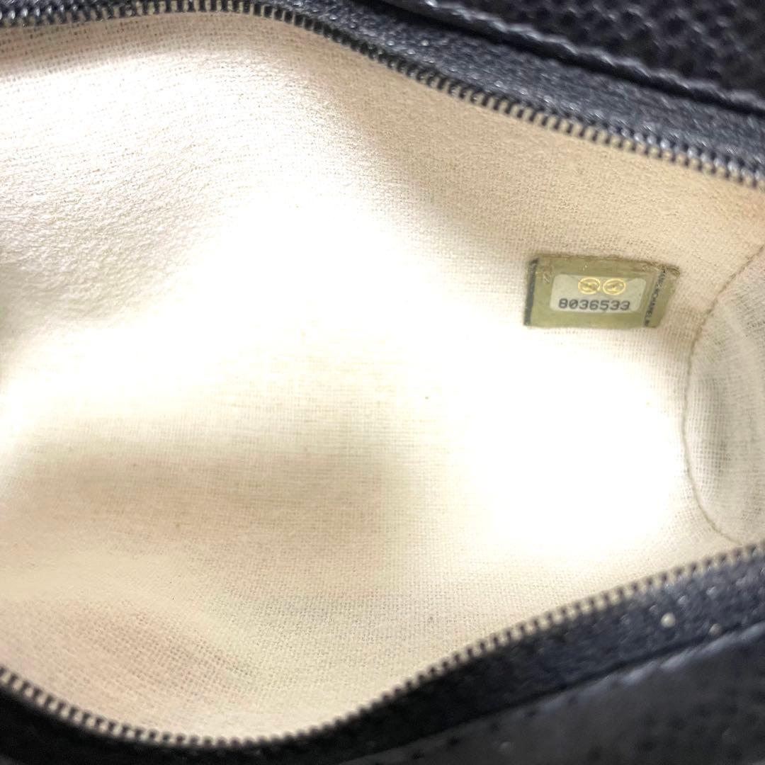 【美品】シャネル キャビアスキン ポーチ ココマーク ゴールド金具 黒 シリアル