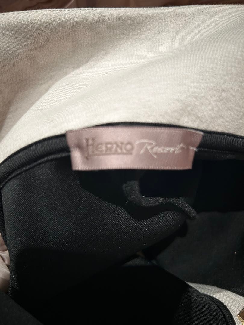 美品　ヘルノHERNO リゾートダウンポンチョ