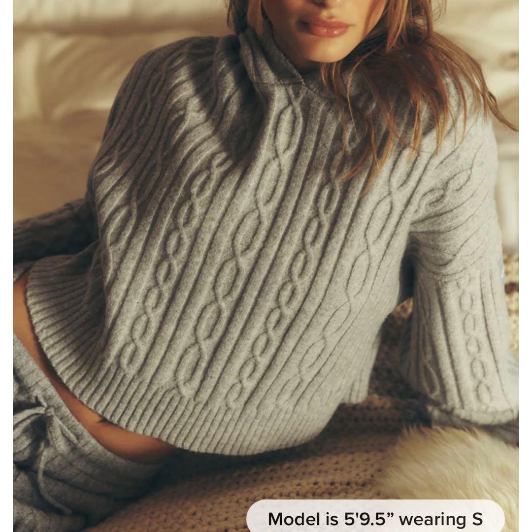 aloアロ ケーブルニットフーディ