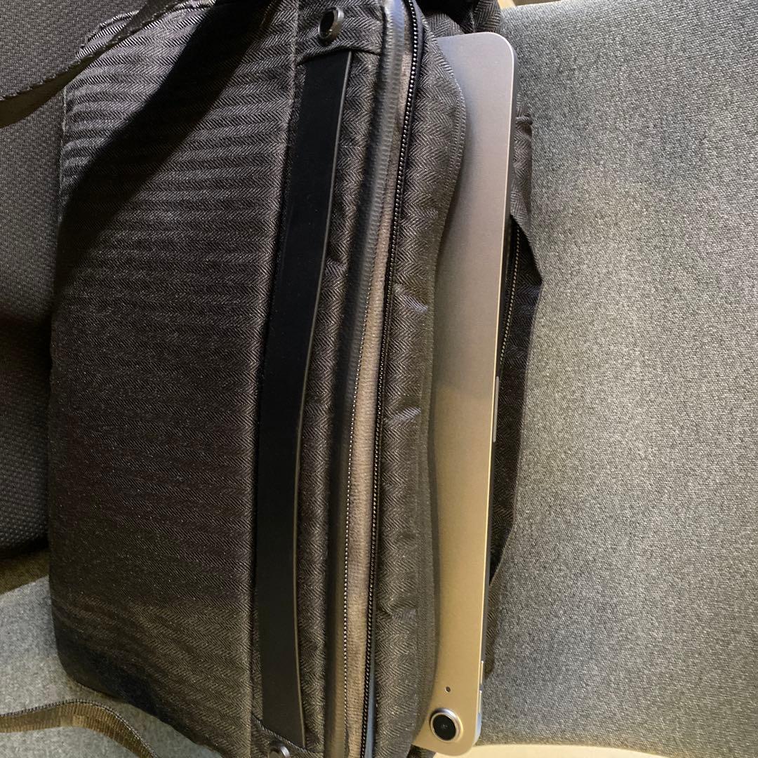 バッグ Radiant R0 Plus Sling Bag NIID