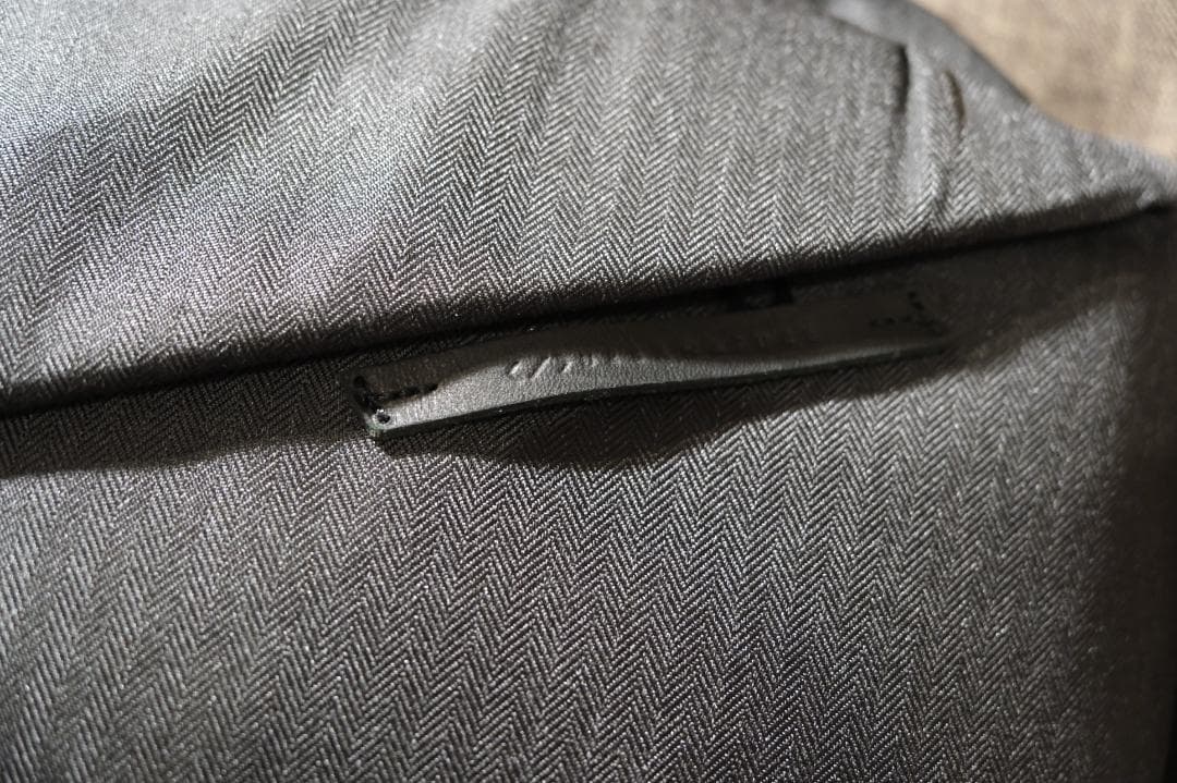 バッグ Radiant R0 Plus Sling Bag NIID