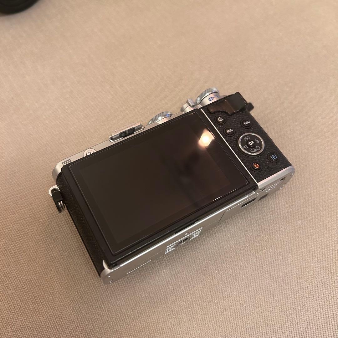 【新品同様】【保証書付】OLYMPUS PEN E-P7 ダブルレンズキット