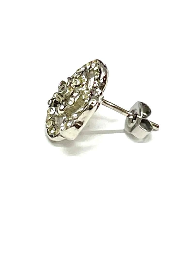 a*e様 正規品CHANELカメリアストーンピアス　片方