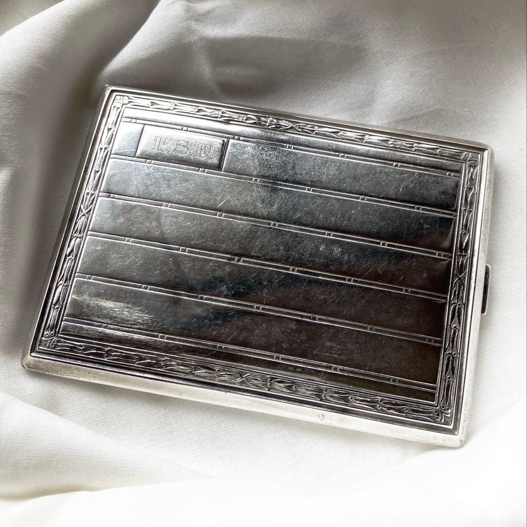 アンティーク　スターリングシルバー製のシガレットケース