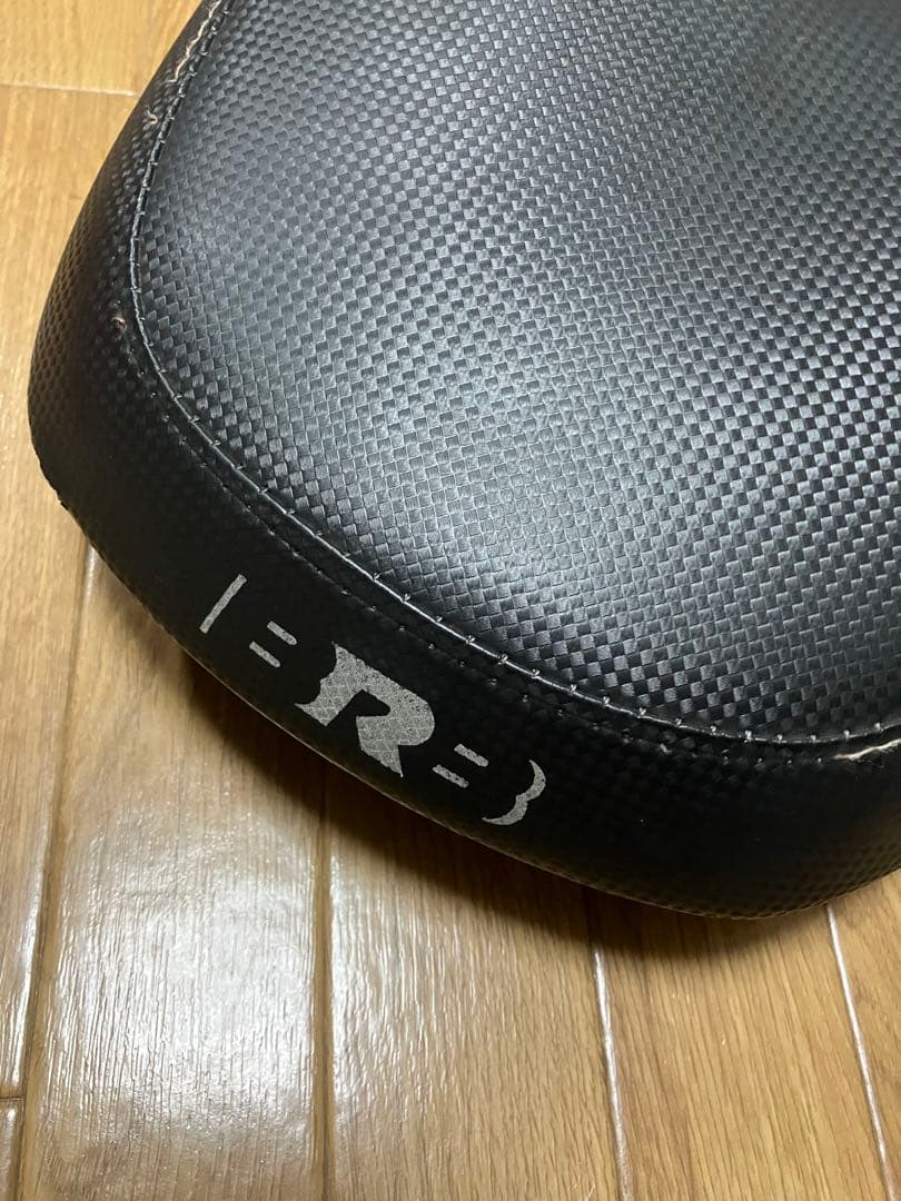 アドレスv125s 希少 ベリアル製 シート