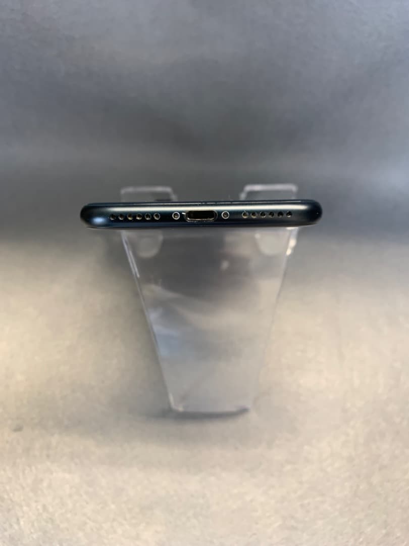 超美品 アップルストア版 SIMフリー iPhoneSE 第3世代 64GB