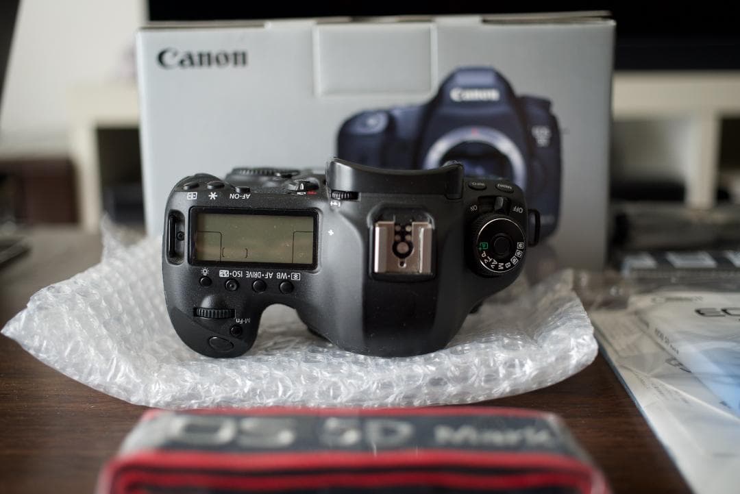 Canon EOS 5D Mark III 本体と付属品 キヤノン