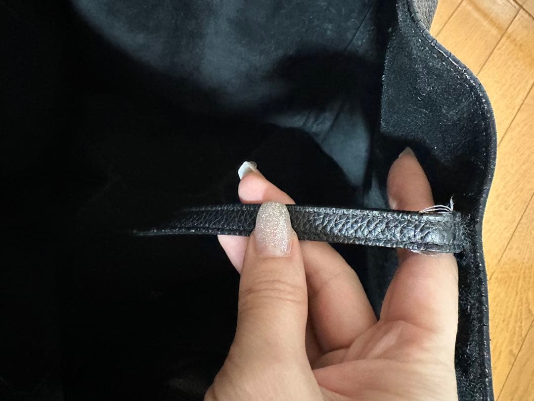 セリーヌ 黒　型崩れあり、内側補修あり　内ポケット片方取れ