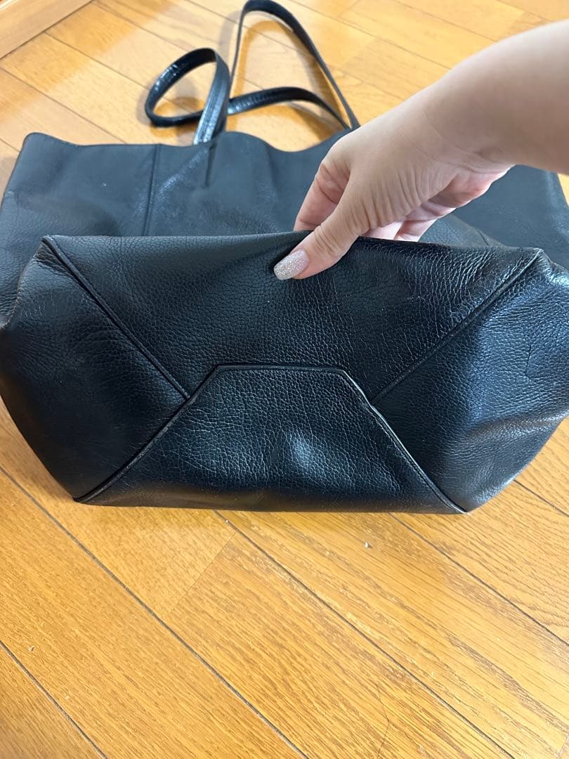 セリーヌ 黒　型崩れあり、内側補修あり　内ポケット片方取れ