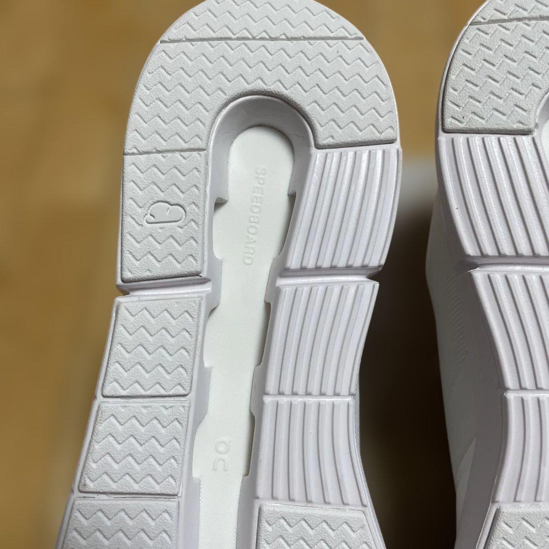 オン　ロジャースピン　メンズ27.0cm 新品未使用