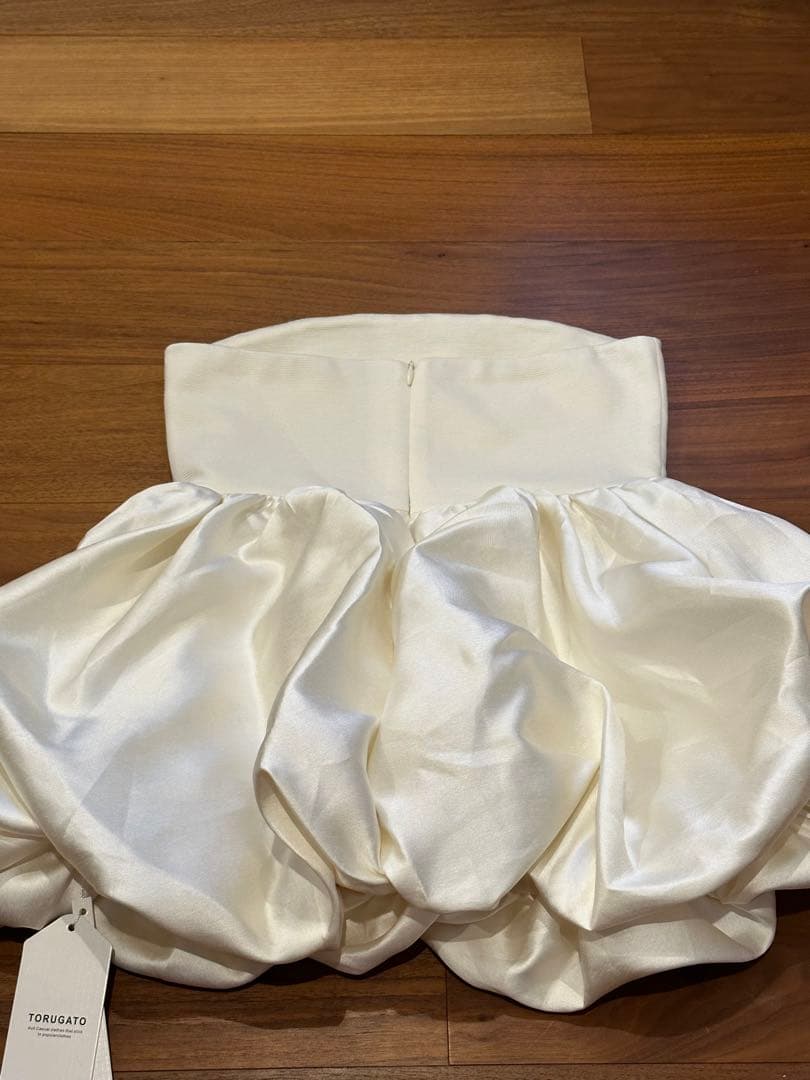 TORUGATO チューブトップぺプラムトップス