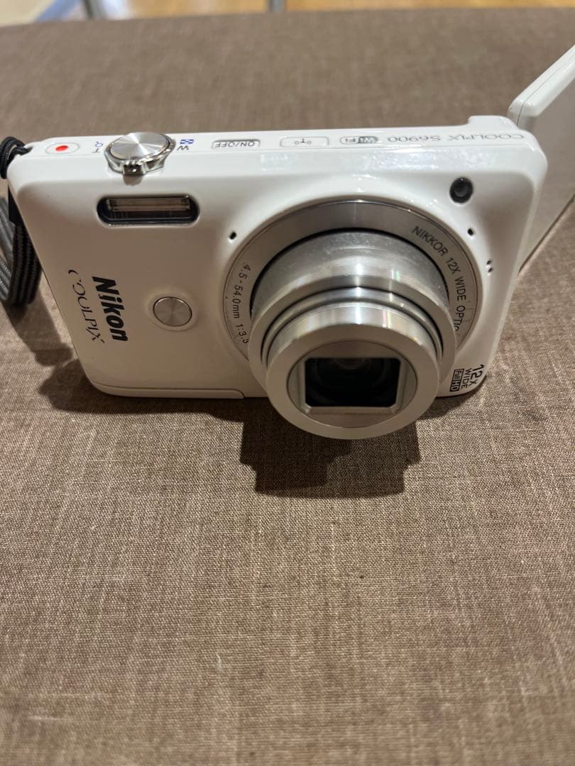 みう　Nikon COOLPIX S6900 ホワイト 簡易動作確認済み