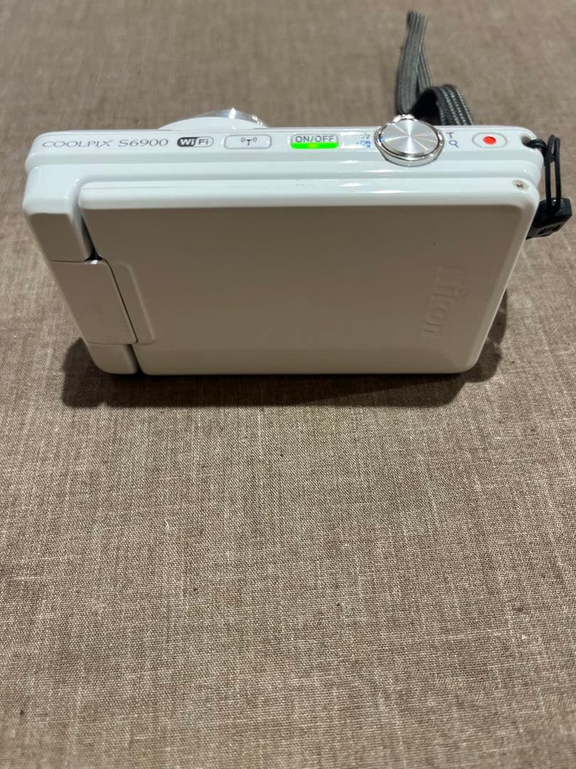 みう　Nikon COOLPIX S6900 ホワイト 簡易動作確認済み