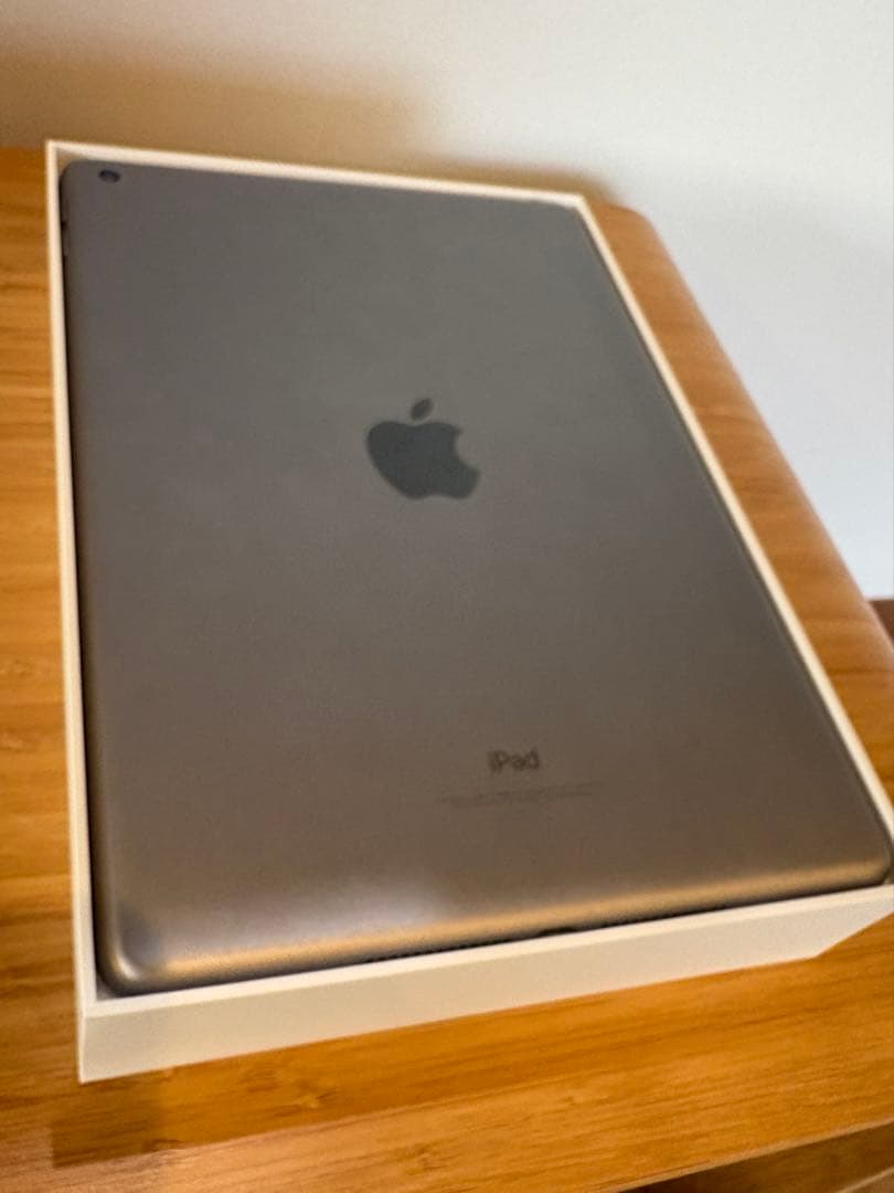 Ryo　iPad 第6世代 32GB スペースグレイ 美品