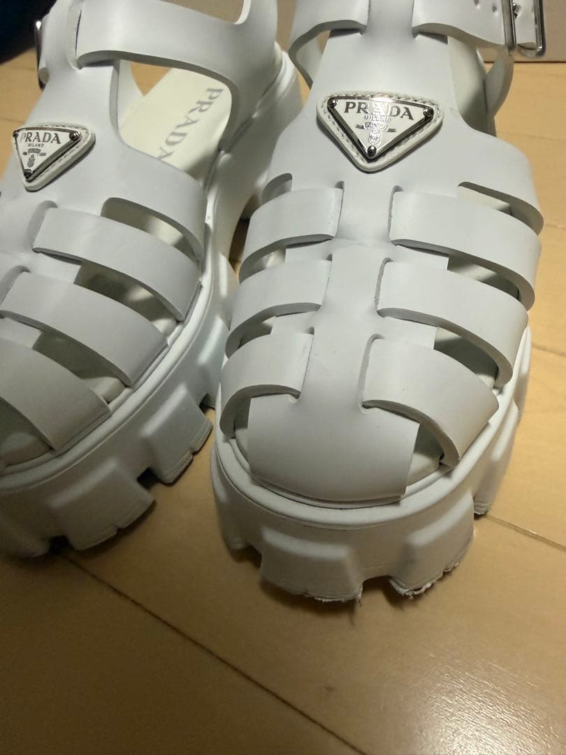 PRADA ラバーサンダル　ホワイト　箱付