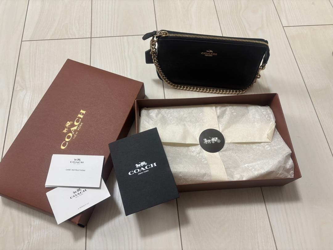 新品未使用 COACH ブラックレザーハンドバッグ チェーンポーチ 53077