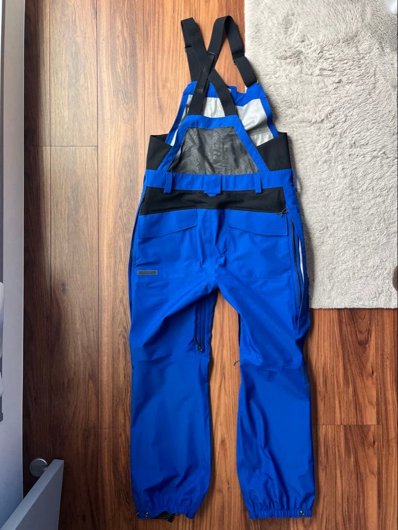 未使用品　BURTON GORE-TEX サスペンダー付きパンツ 青