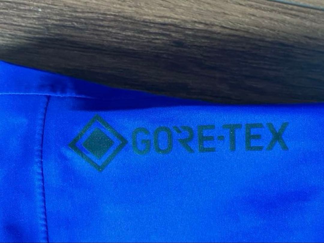 未使用品　BURTON GORE-TEX サスペンダー付きパンツ 青