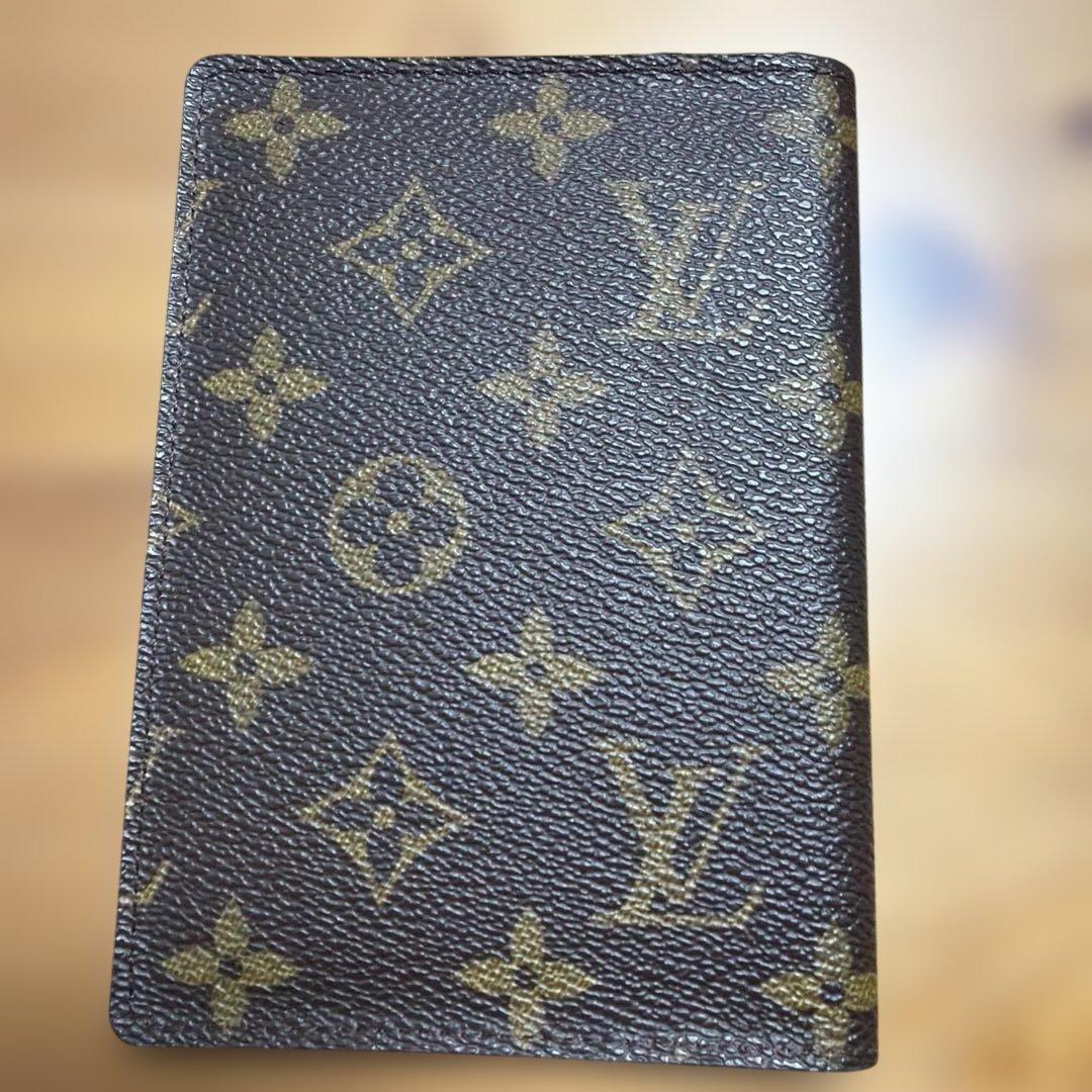 ルイヴィトン　パスポートケース