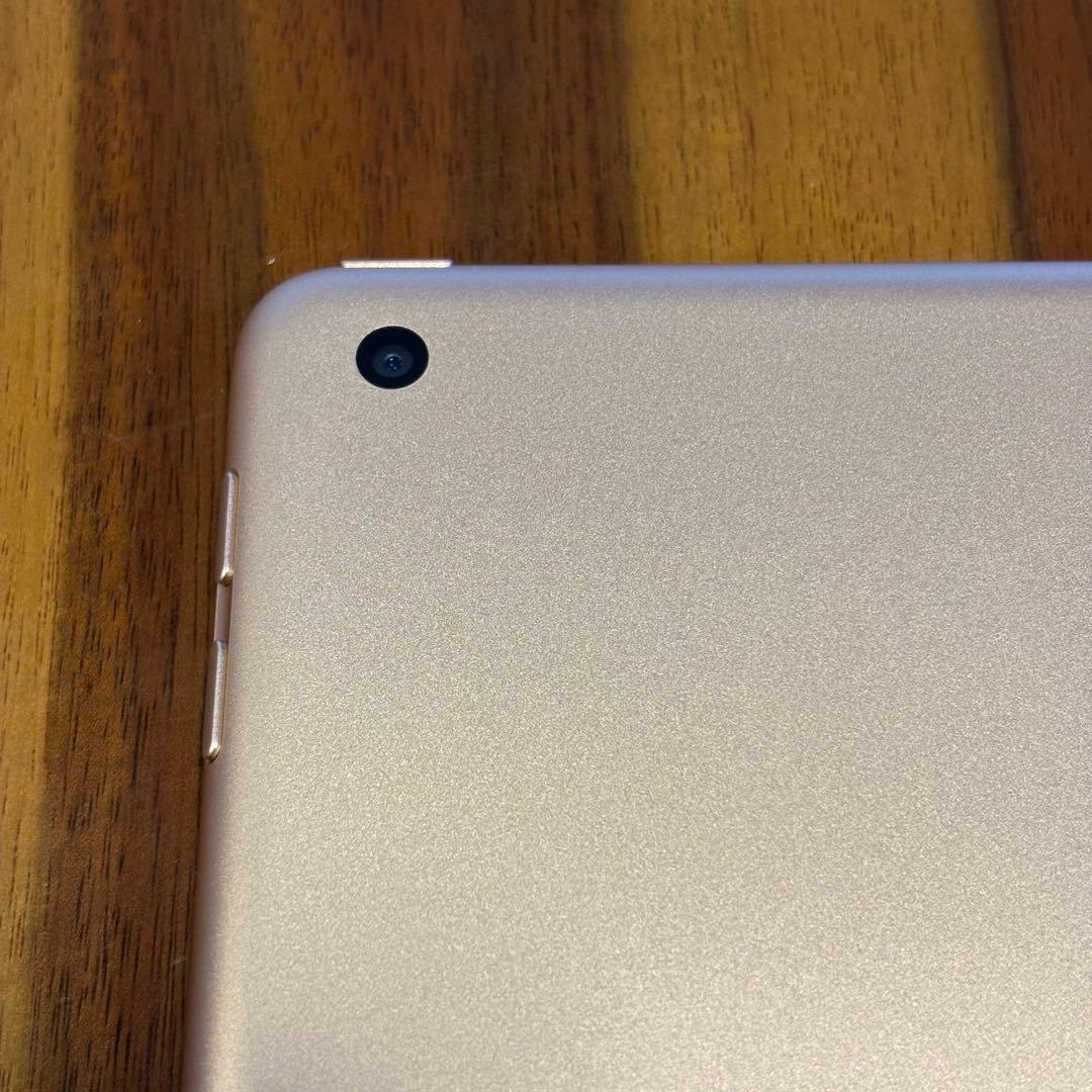 iPad 第6世代 Wifiモデル 32GB ゴールド