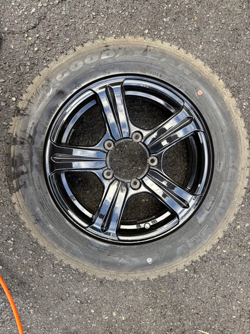 ジムニー用ホイール　2019年製グッドイヤースタッドレスタイヤ付　16インチ