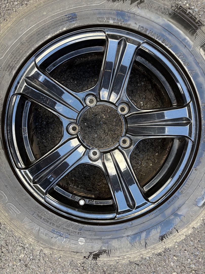 ジムニー用ホイール　2019年製グッドイヤースタッドレスタイヤ付　16インチ