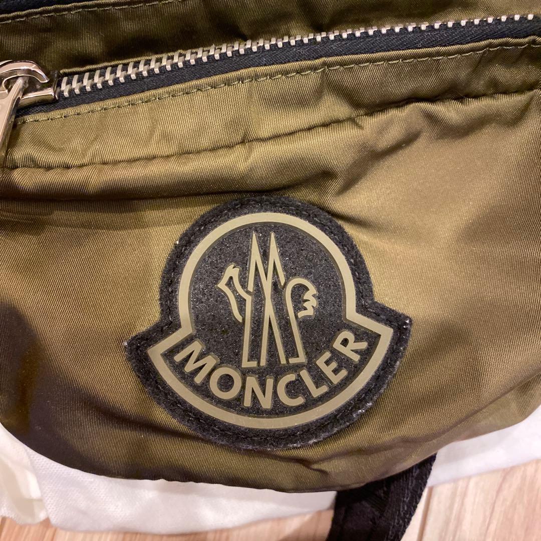 MONCLER ボディバッグ オリーブ色　未使用