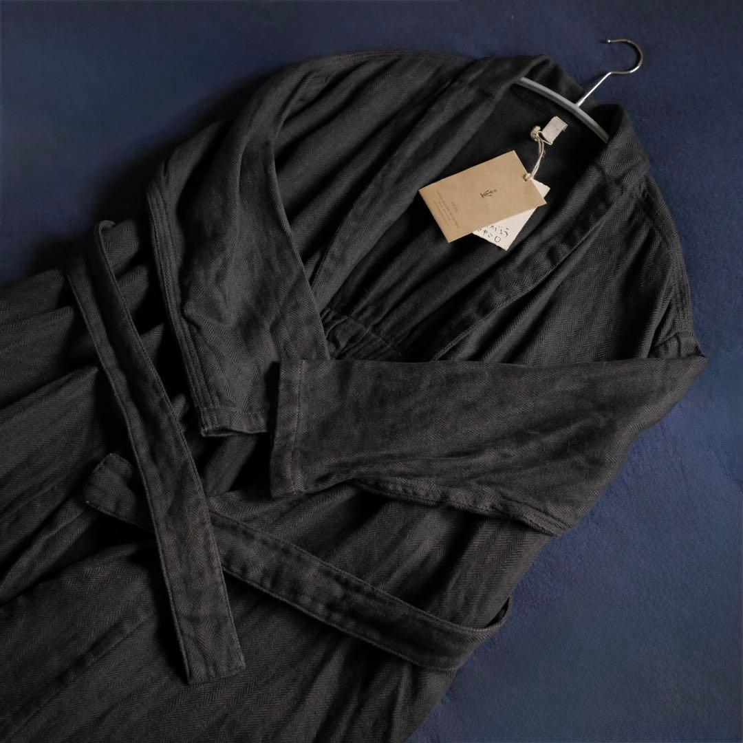 マキマロ ヘリンボーンローブコート