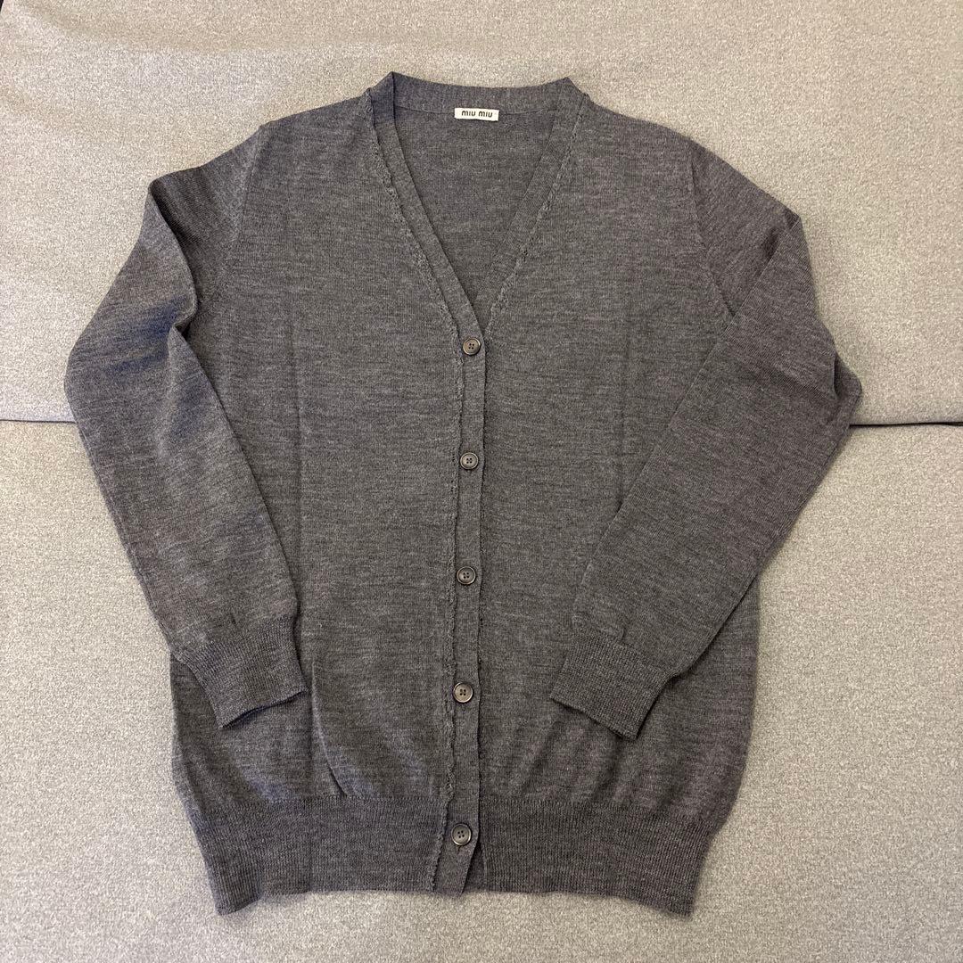 ざ*き様 MIU MIU ミュウミュウ　グレー Vネックカーディガン　ウール