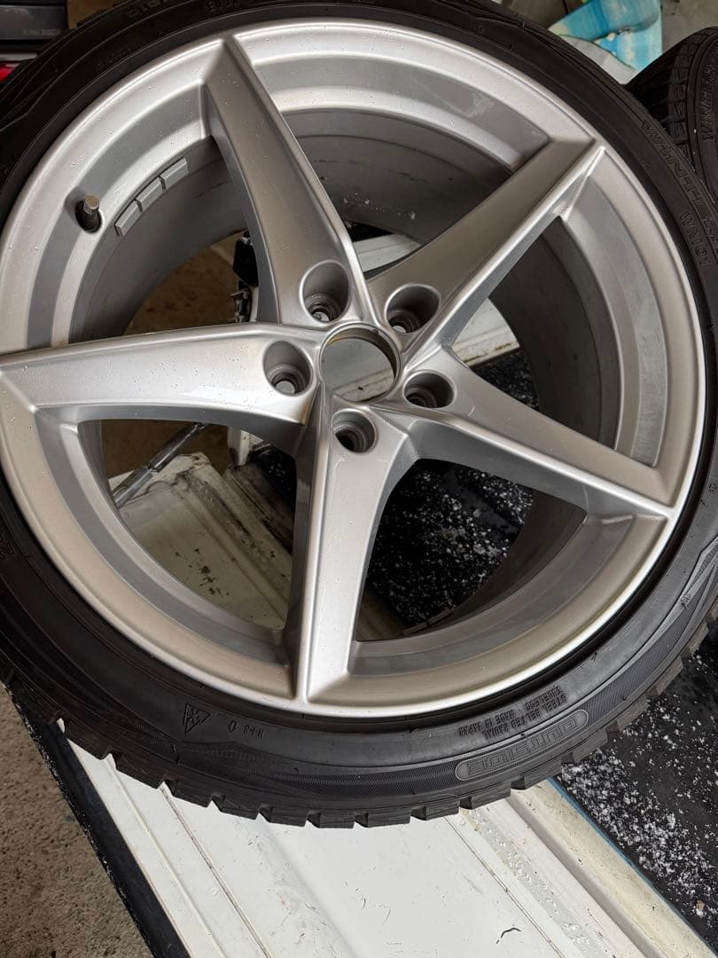 アウディ　スタッドレス