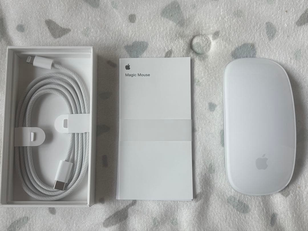 MacBook Air M1チップ 13インチ256G 8コア　Touch ID