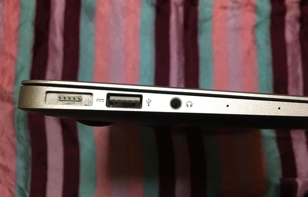 MacBook本体 Apple MacBook Air 2013 8GB 256GB WIN11