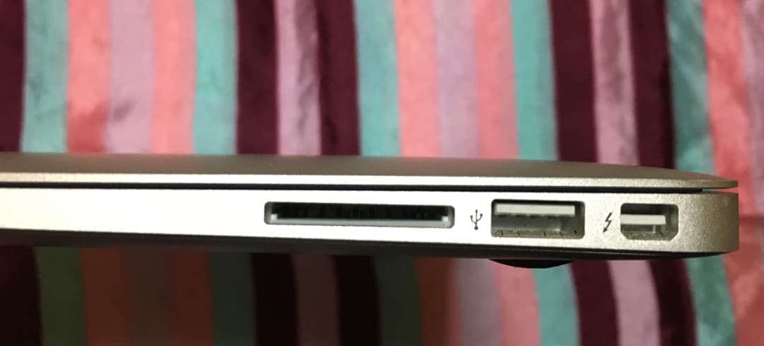 MacBook本体 Apple MacBook Air 2013 8GB 256GB WIN11