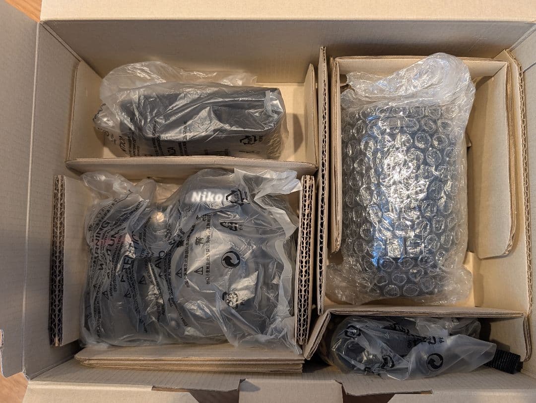 Nikon　D7500　一眼レフ　（レインカバーハンディタイプ付新品）