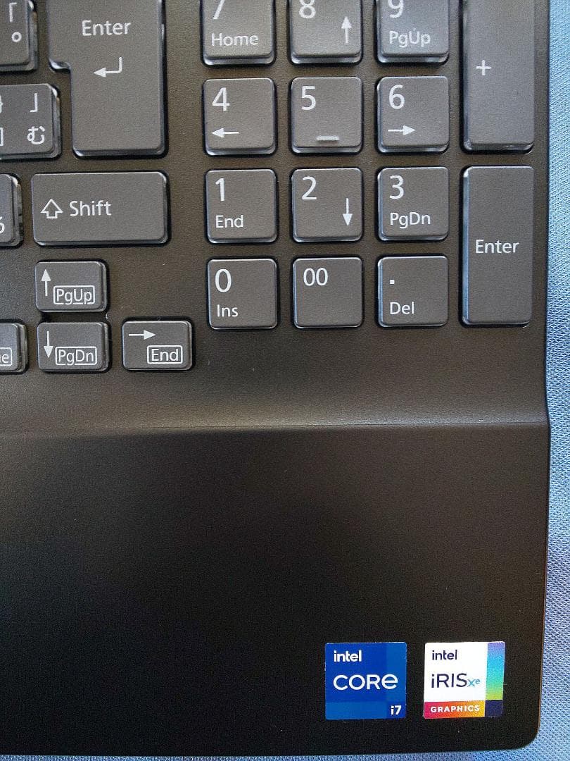 LIFEBOOK AH51/H2 i7-1195G7 /1T/16G/B.R ②