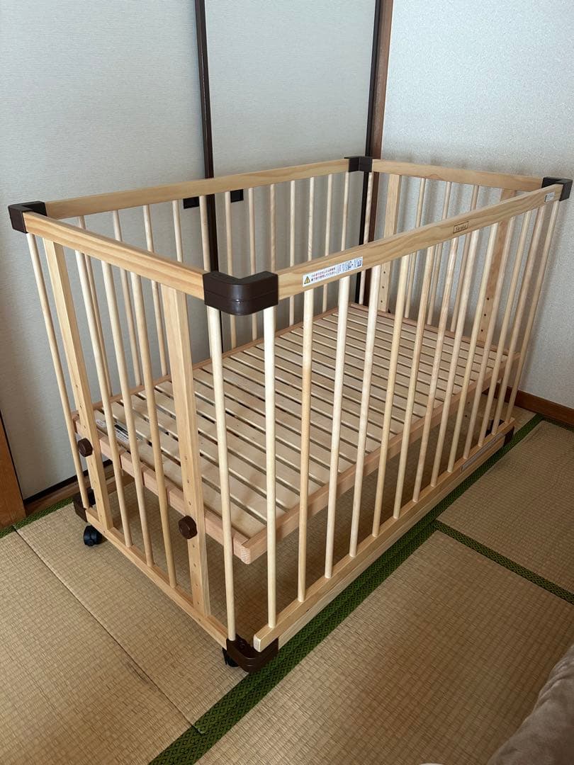 【なおみ】ファルスカ　ベビーベッド