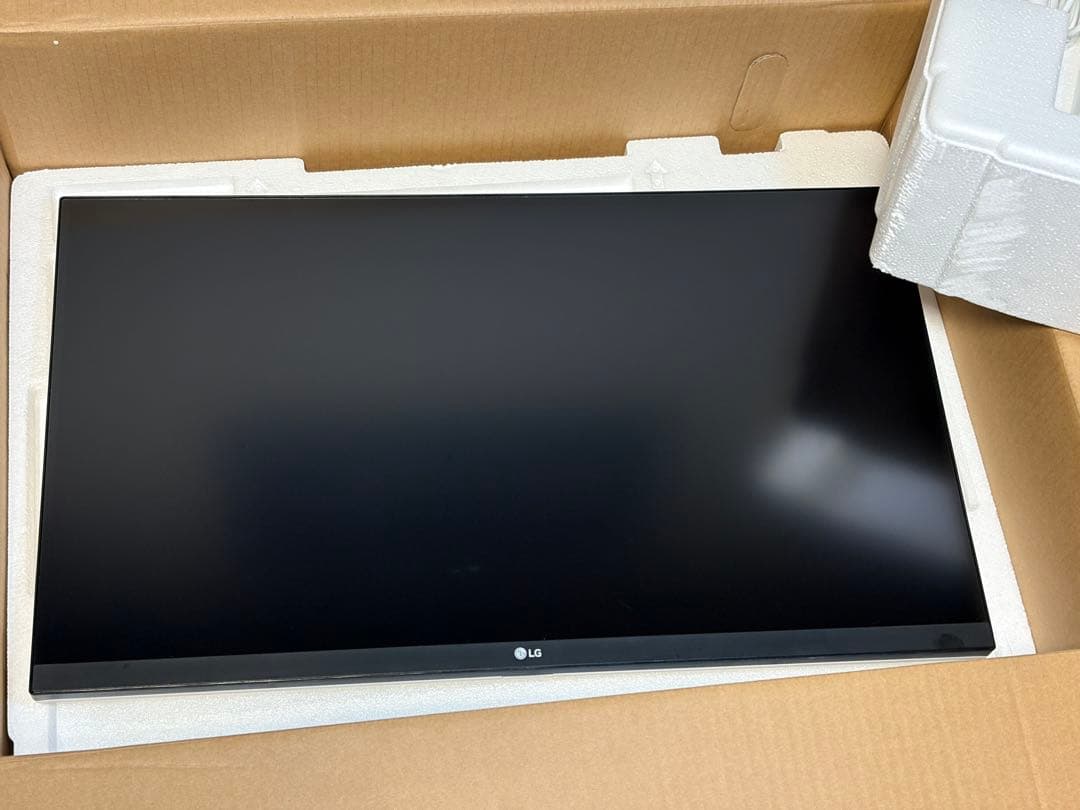 LG 27インチ4Kモニター　27UL850-W
