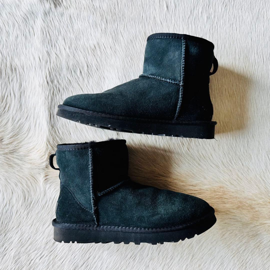【未使用】UGG W CLASSIC MINI II （ブラック 8）