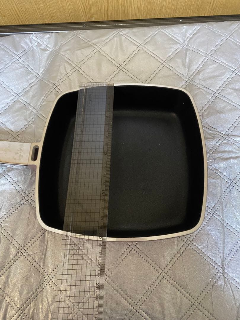 新品　アサヒ軽金属　四角フライパン 蓋付き 20センチ　ピンク色