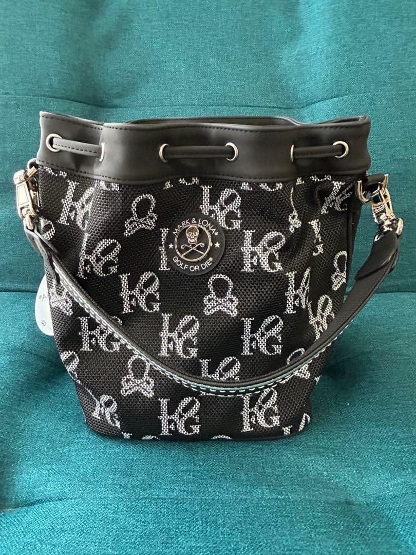 マークアンドロナ バック