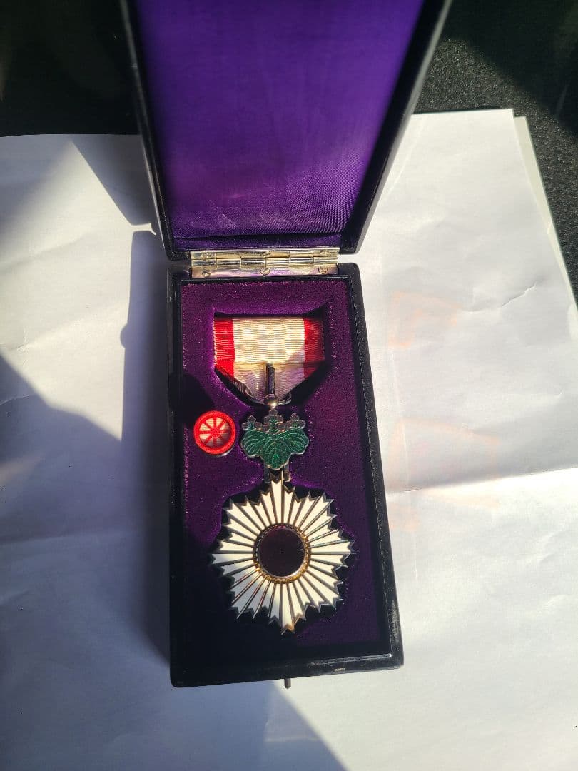 勲六等単光旭日章　勲章