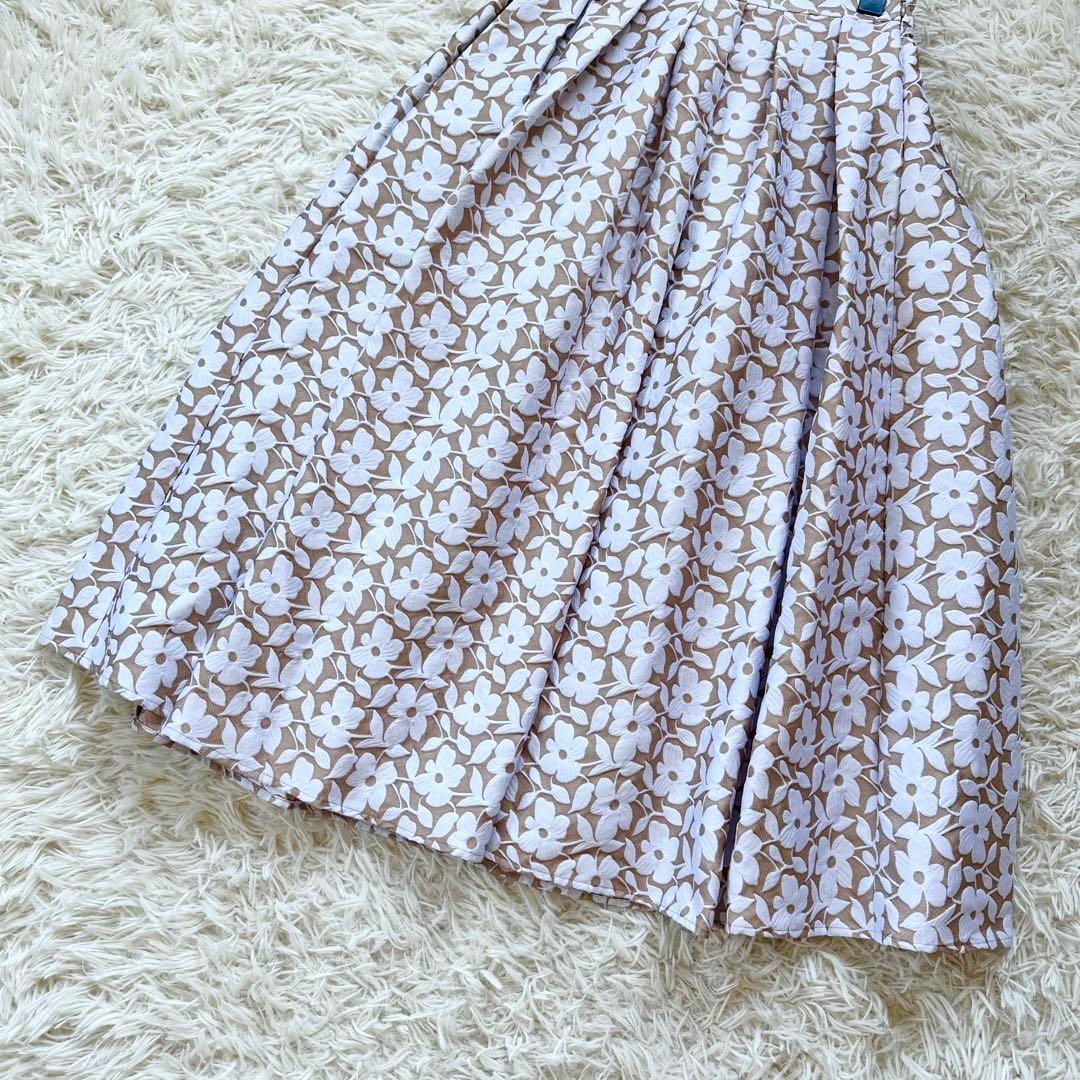 【着用1回】セブンテン　ツートンジャガードフラワースカート　ライトベージュ　S