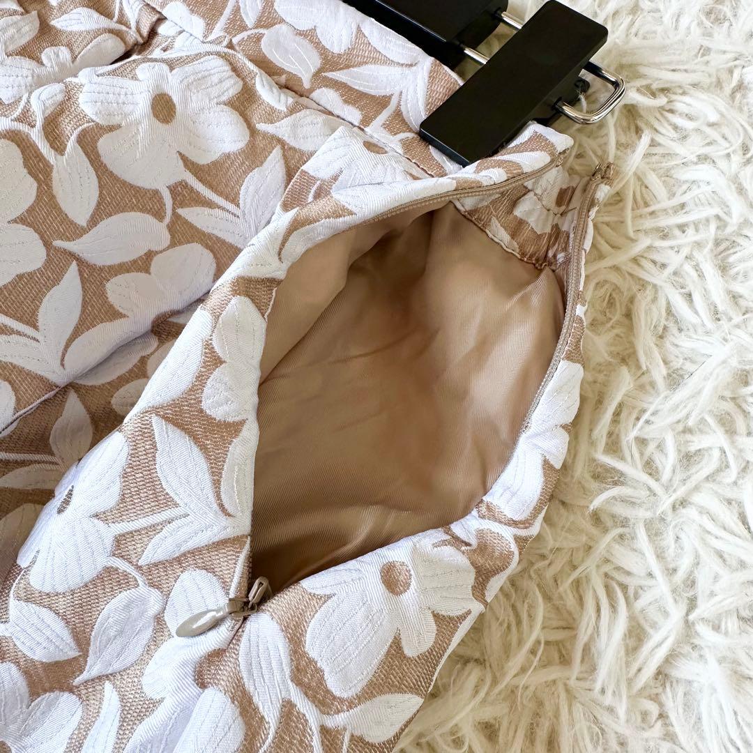 【着用1回】セブンテン　ツートンジャガードフラワースカート　ライトベージュ　S