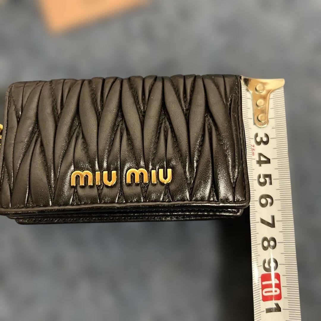 ミュウミュウ カードケース 名刺入れ マテラッセ ロゴ金具 レザー 黒