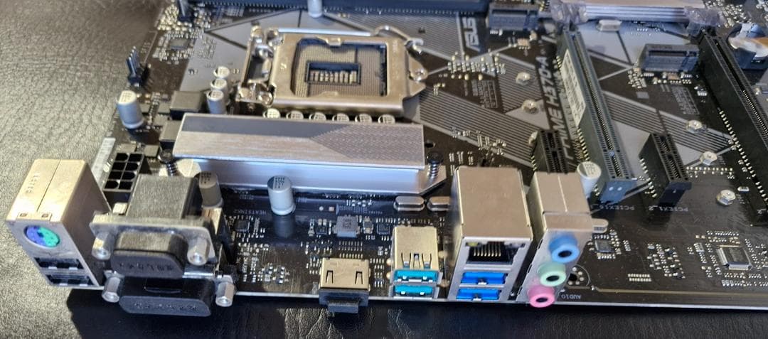 ASUS H370-A マザーボード + Intel i7 + 電源+ Case