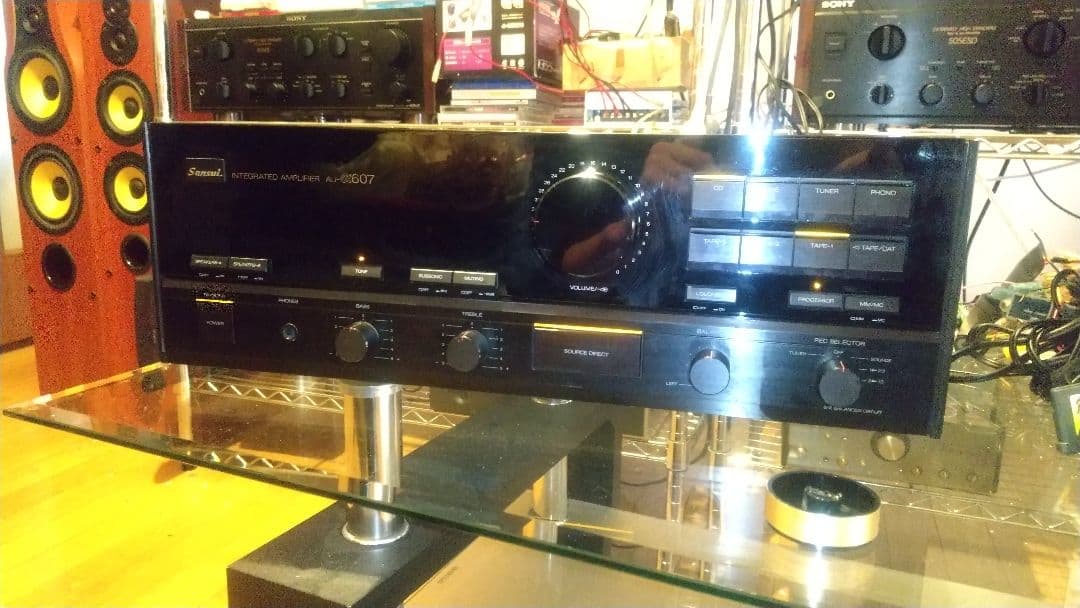 C*s様 SANSUI AU-α607 プリメインアンプ 右前インシュレータ外れ