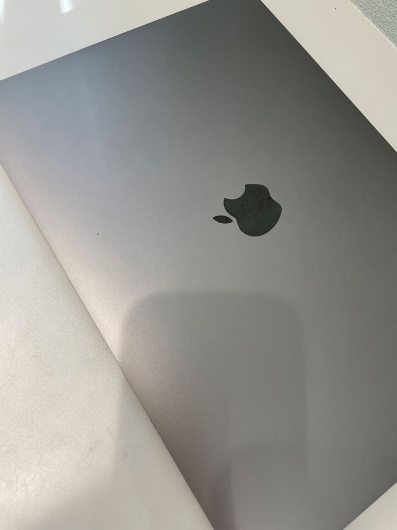 MacBook Air 2020年モデル　8GB 充電ケーブルつき