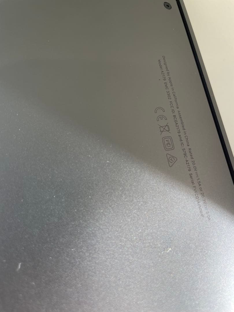 MacBook Air 2020年モデル　8GB 充電ケーブルつき