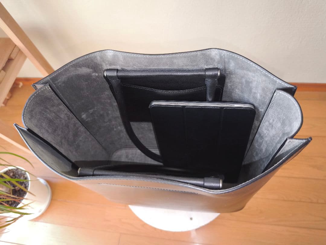 R*)様 土屋鞄 ブラックヌメトートバッグ